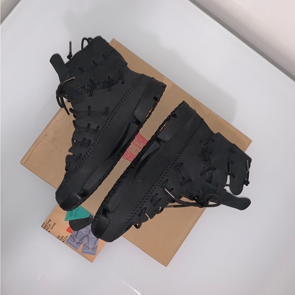 Christopher Raeburn x Clark’s leather shoes/boots with vibram soles. - Picture 3 of 6